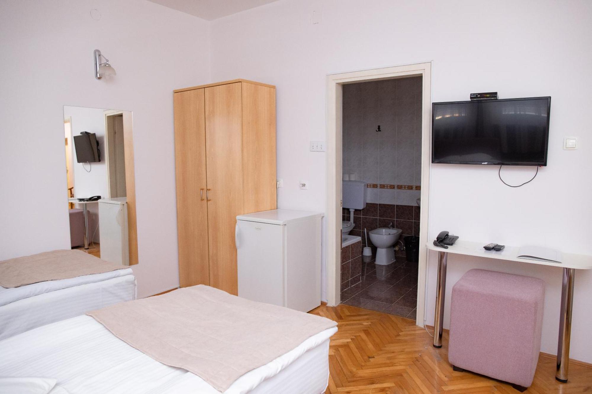 Motel New Sanatron Bosanski Novi Exterior photo
